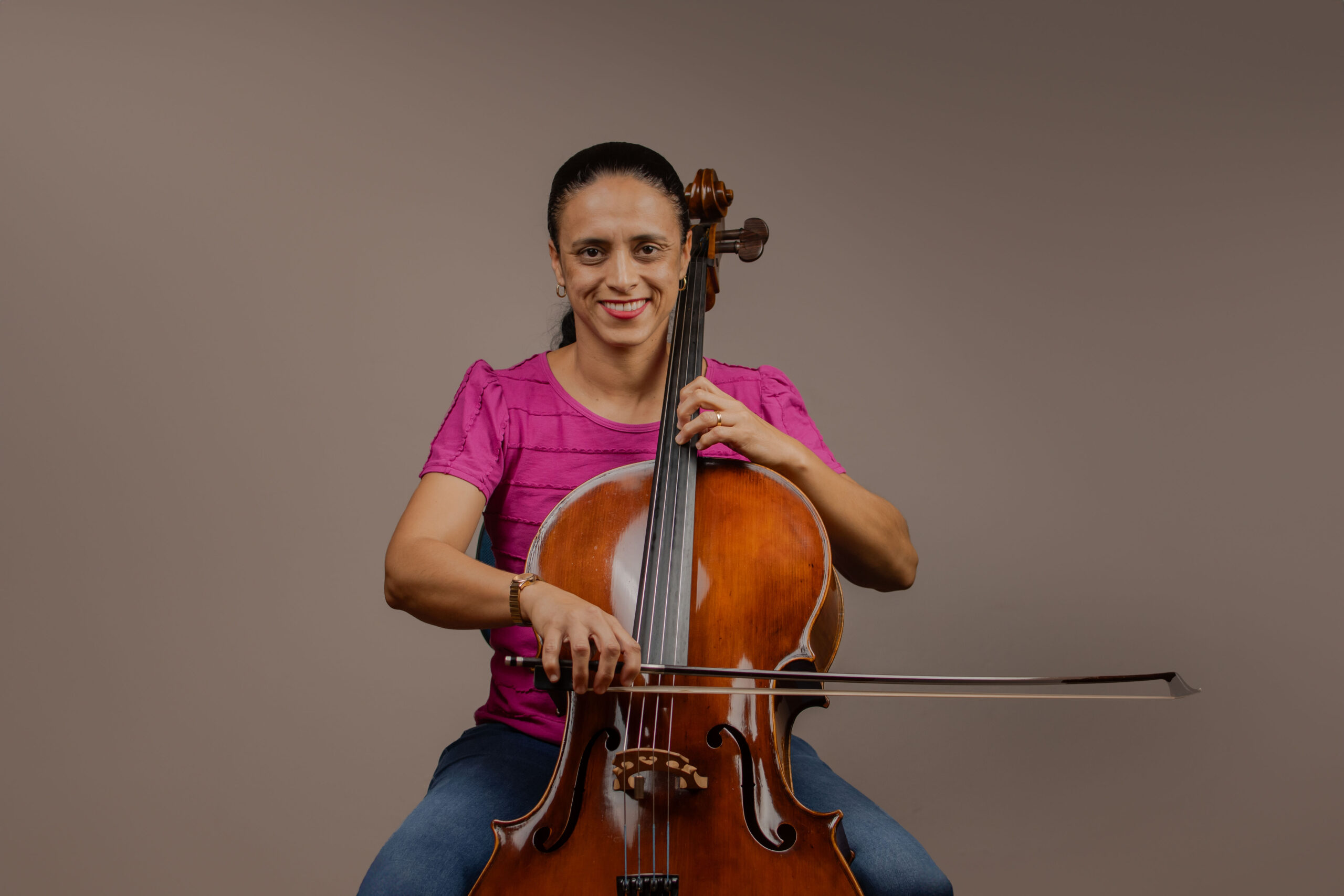 <p><strong>Ana Paula Faria Ferreira</strong><br />
Professora de Violoncelo</p>
