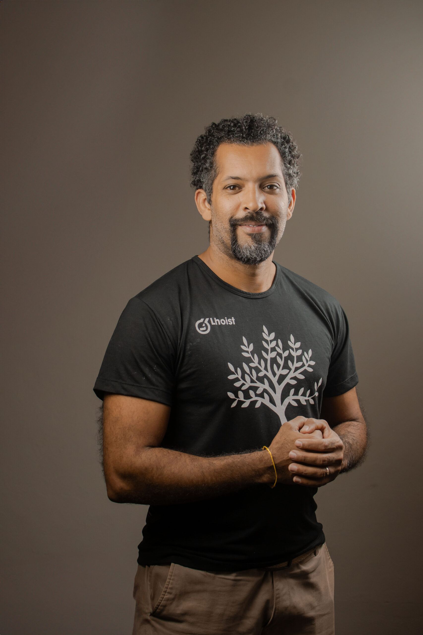 <p><strong>Ernane Teixeira Dias</strong><br />
Professor de Canto</p>
